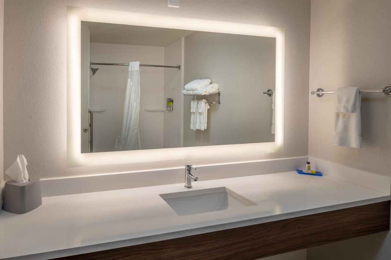 Standard Queen Room with Two Queen Beds at Holiday Inn Express & Suites N Waco Area - West, an IHG Hotel