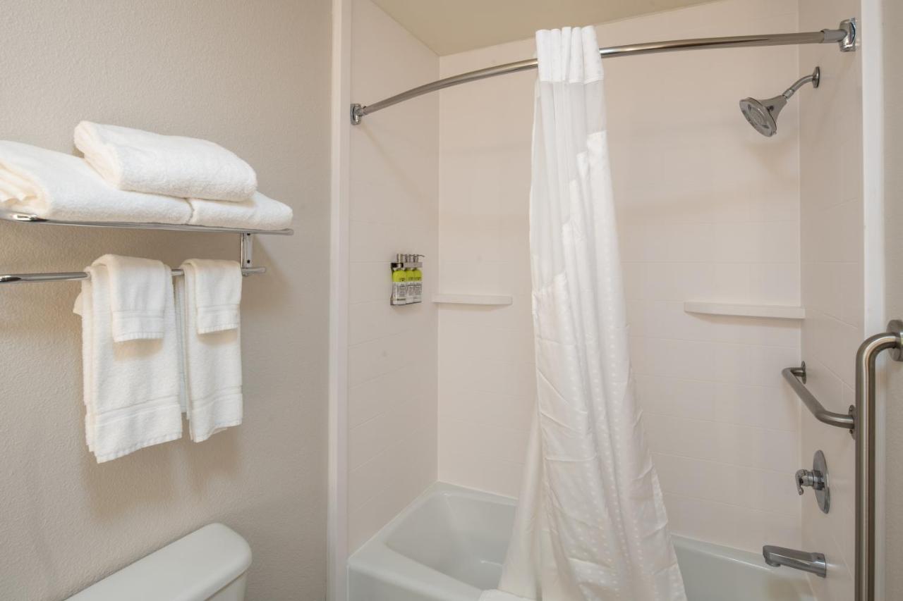 Queen Studio - Disability Access at Holiday Inn Express & Suites N Waco Area - West, an IHG Hotel