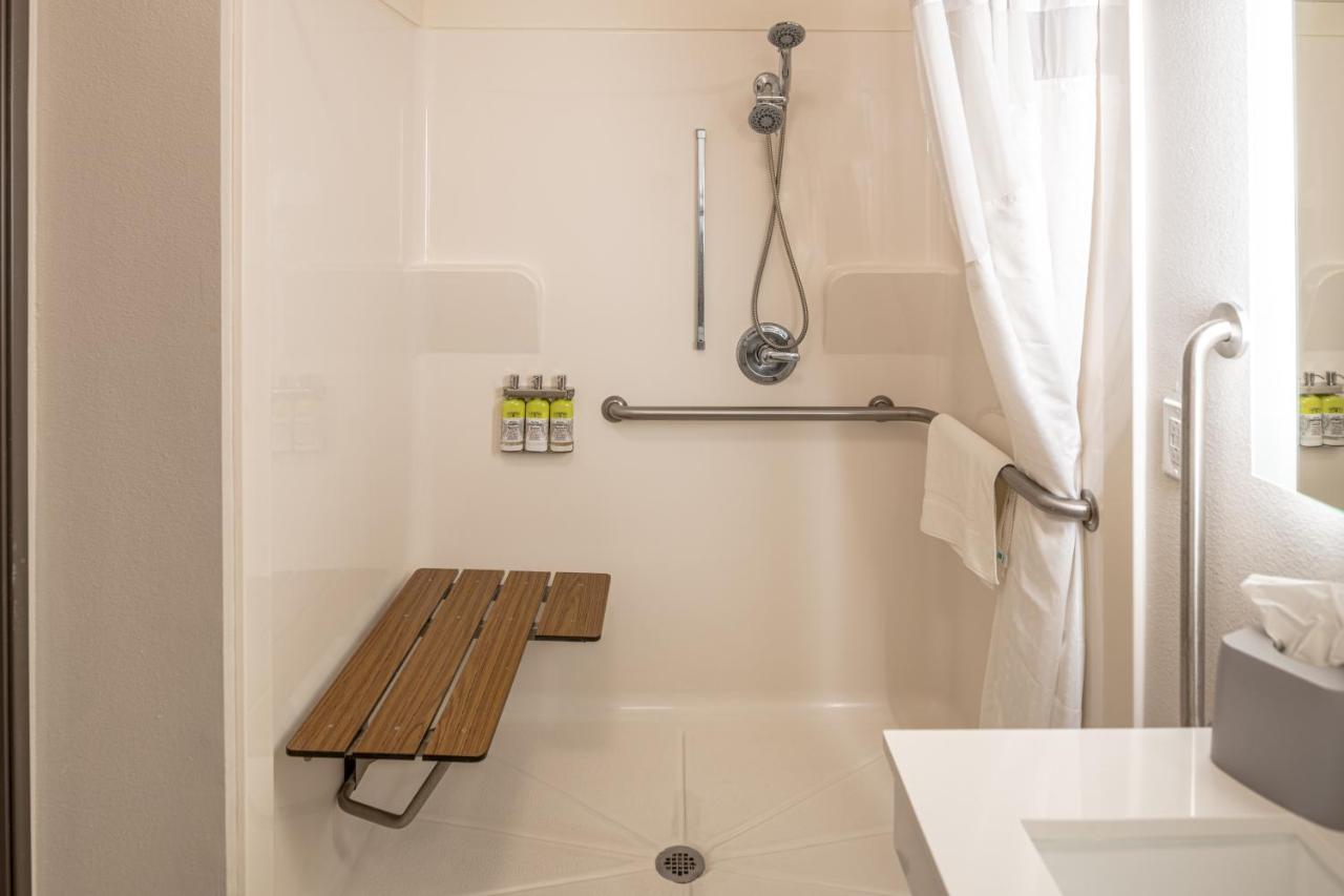 King Suite - Disability Access at Holiday Inn Express & Suites N Waco Area - West, an IHG Hotel