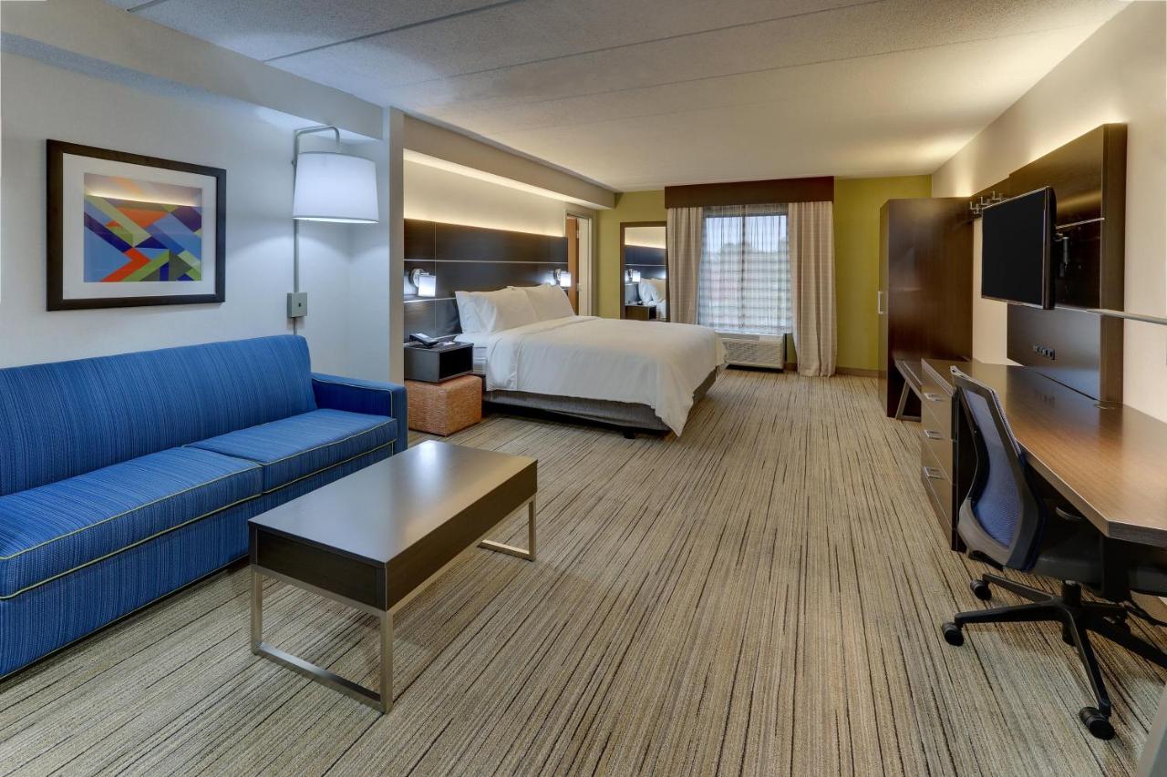 King Suite - Non-Smoking at Holiday Inn Express & Suites Troy by IHG