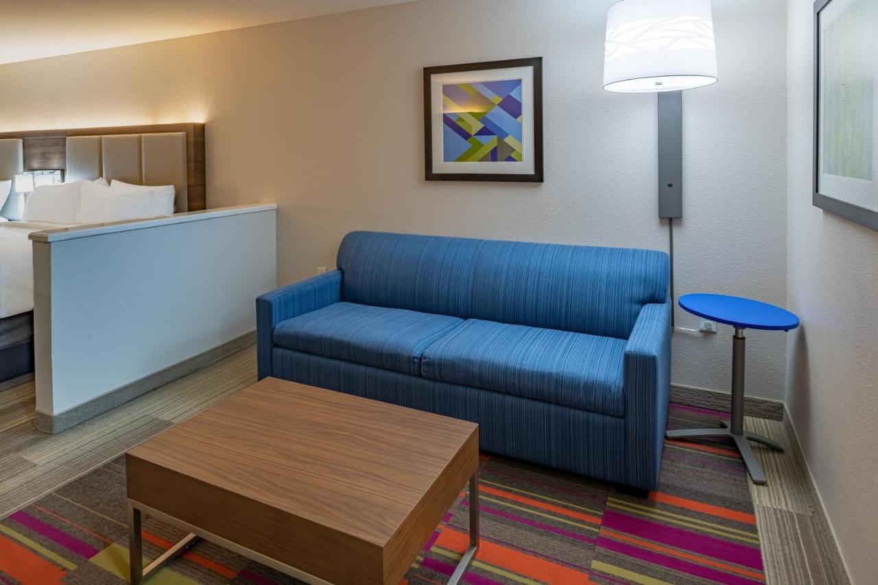 Queen Studio - Disability Access at Holiday Inn Express & Suites N Waco Area - West, an IHG Hotel