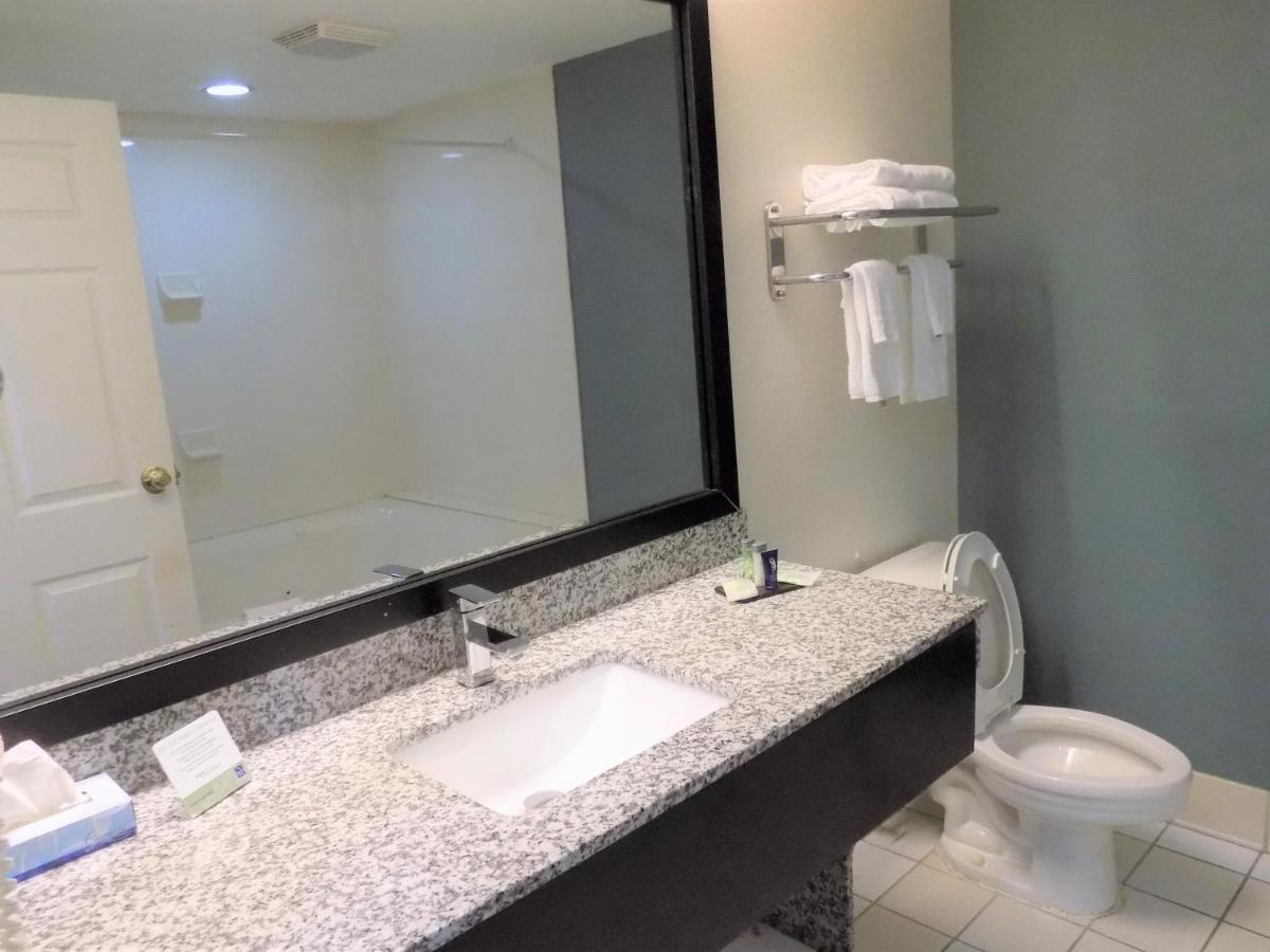 King Suite - Non-Smoking at Sleep Inn and Conference Center