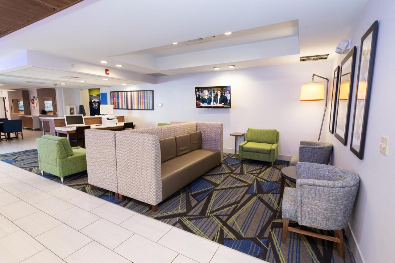 Room Selected at Check-In at Holiday Inn Express Clinton by IHG