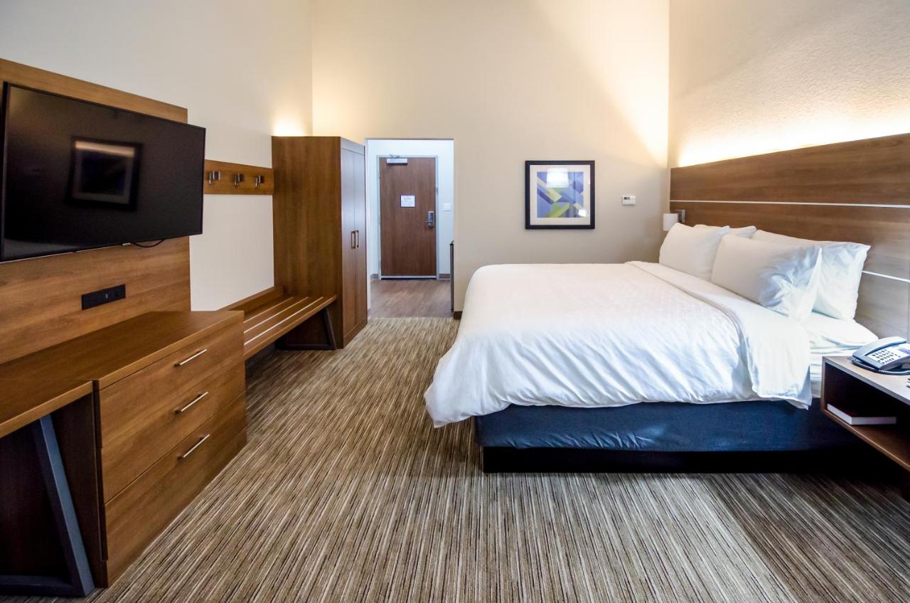 King Room - Non-Smoking at Holiday Inn Express & Suites Taylor, an IHG Hotel