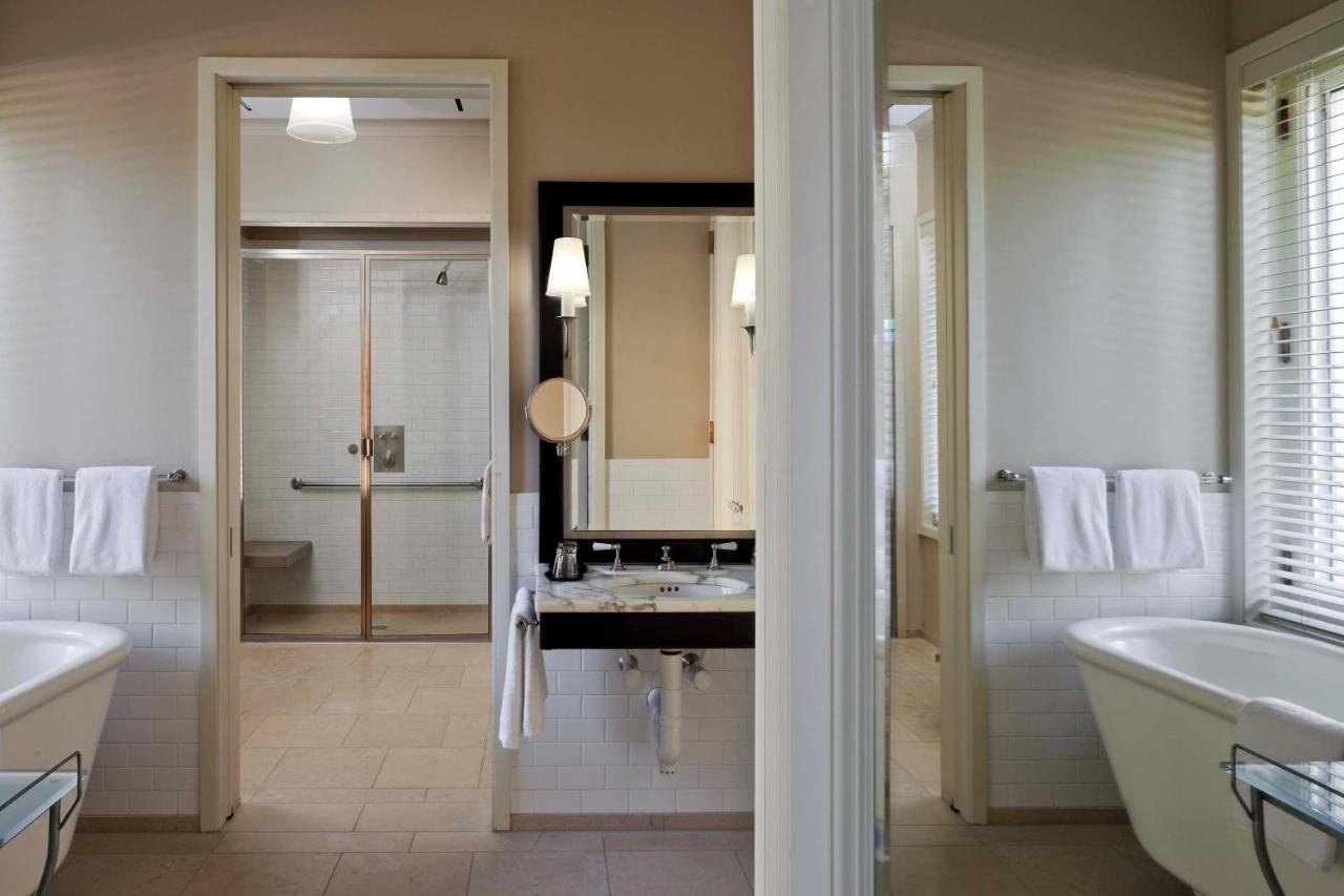 Deluxe King Room at Wheatleigh