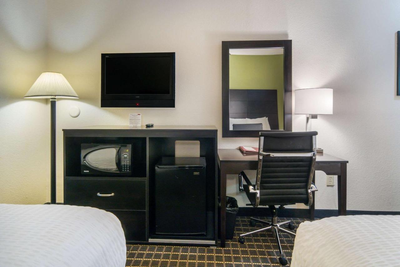 Queen Room with Two Queen Beds - Non-Smoking at Clarion Inn & Suites Weatherford South