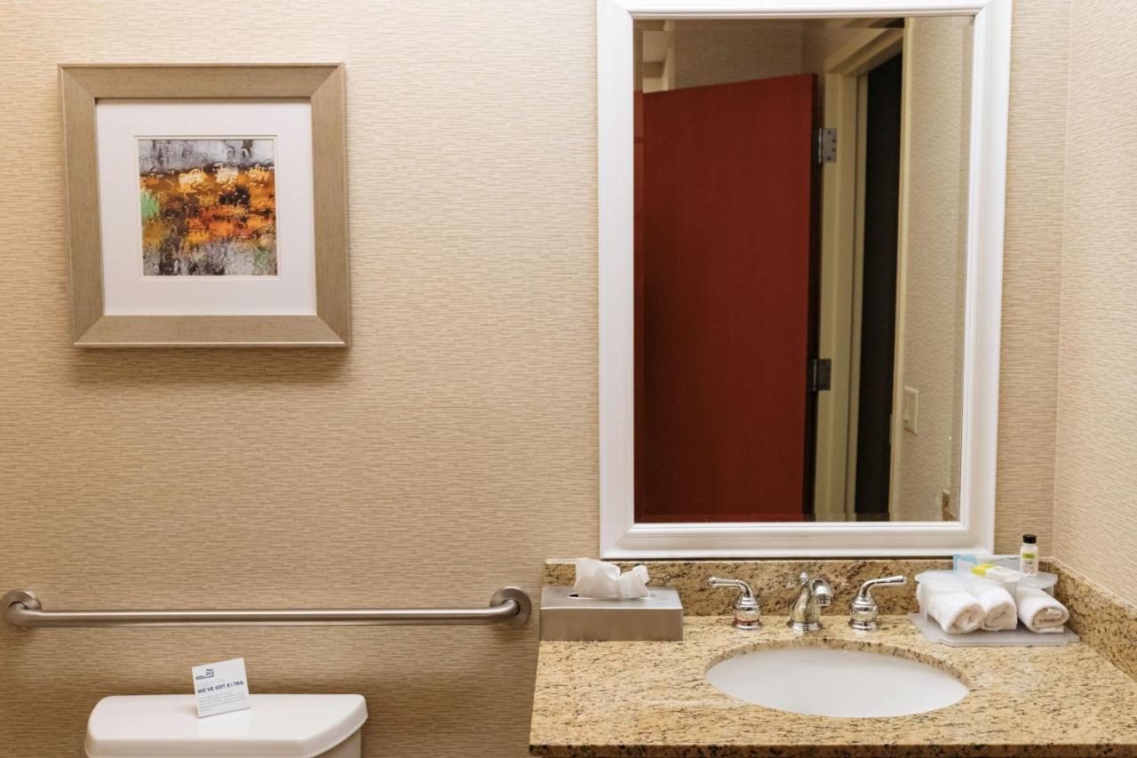 King Room - Mobility Access Tub - Non-Smoking at Holiday Inn Express Hotel & Suites Olathe North by IHG