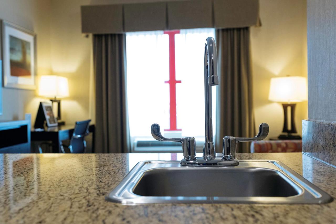 One-Bedroom Executive Room - Non-Smoking at Holiday Inn Express Hotel & Suites Olathe North by IHG
