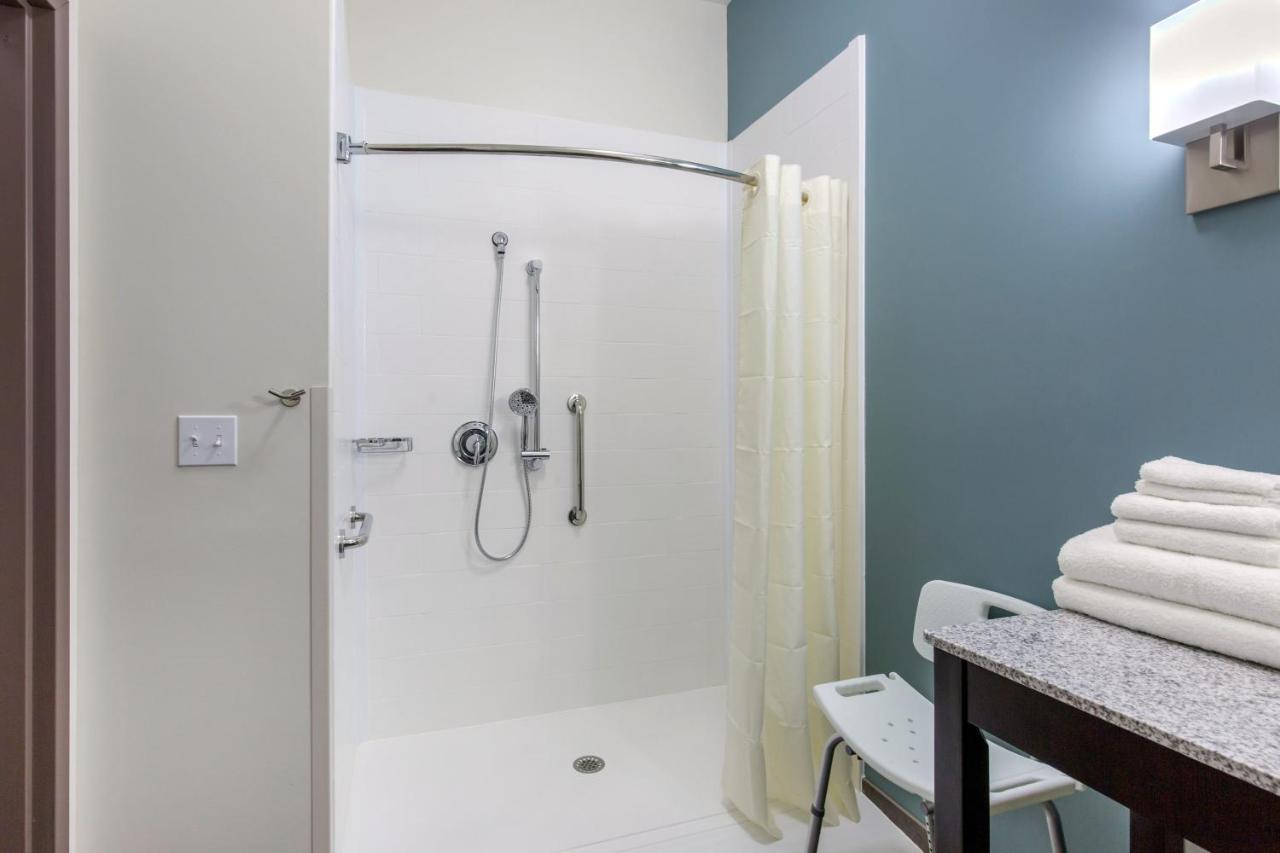 King Room with Roll-In Shower - Accessible/Non-Smoking at Sleep Inn & Suites South Jacksonville