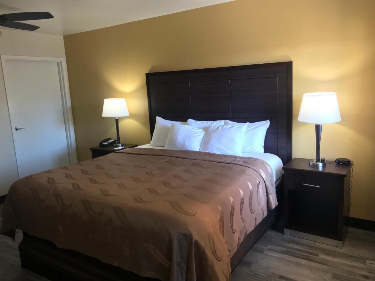 Standard Room with Tub - Accessible/Non-Smoking at SureStay by Best Western Mesa Downtown Area
