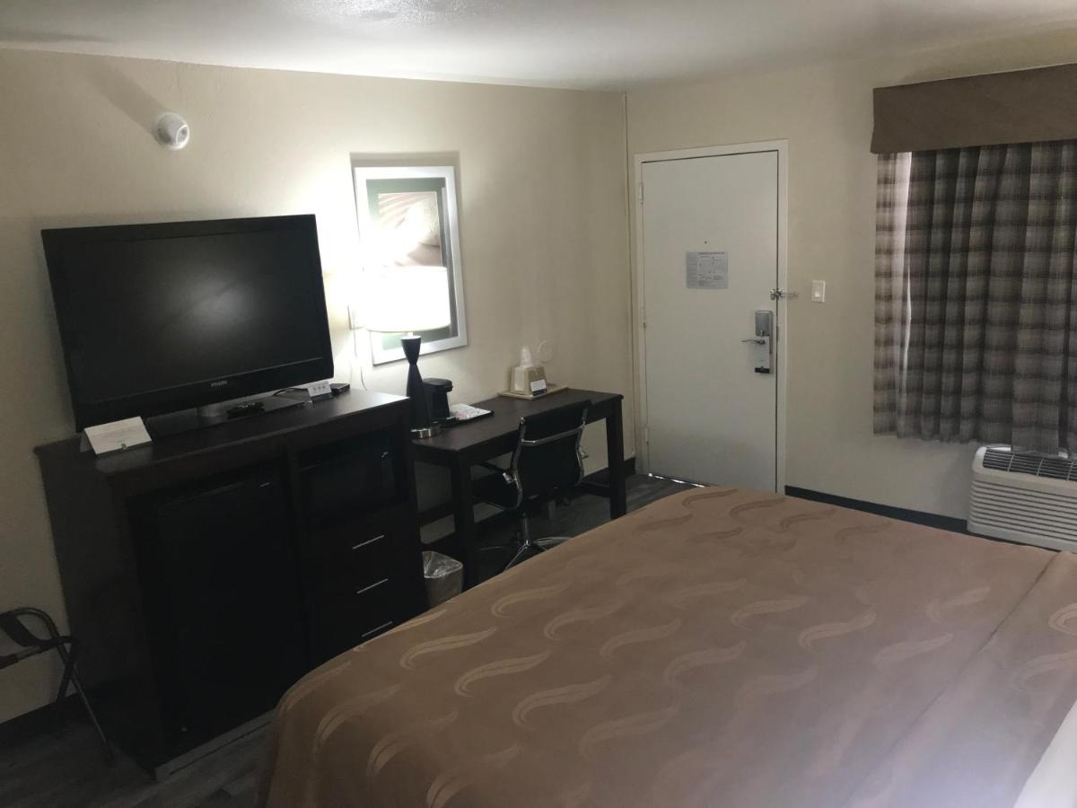 Standard King Room with Roll In Shower - Accessible/Non-Smoking at SureStay by Best Western Mesa Downtown Area