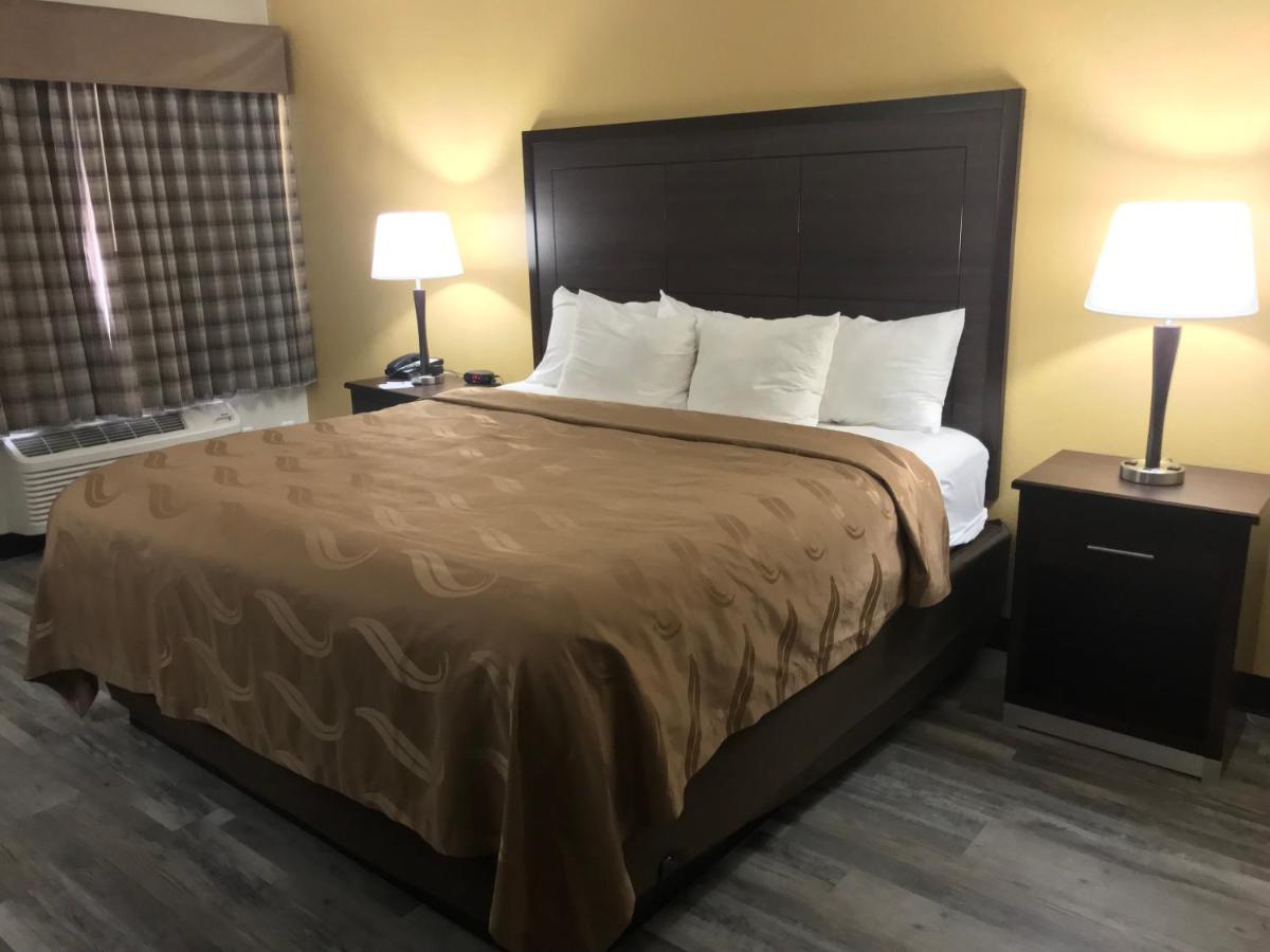 Standard King Room with Roll In Shower - Accessible/Non-Smoking at SureStay by Best Western Mesa Downtown Area