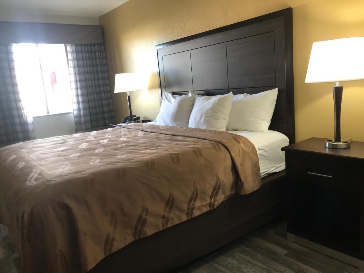 Standard King Room with Roll In Shower - Accessible/Non-Smoking at SureStay by Best Western Mesa Downtown Area