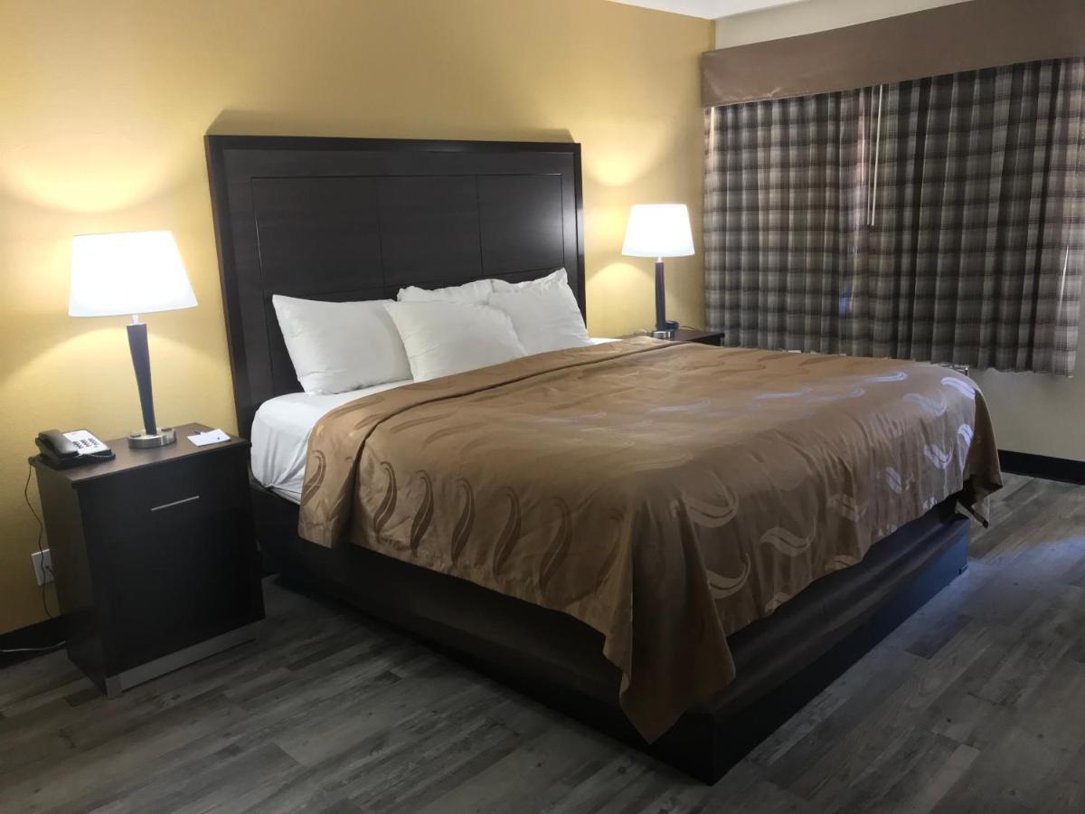Standard Room with Tub - Accessible/Non-Smoking at SureStay by Best Western Mesa Downtown Area