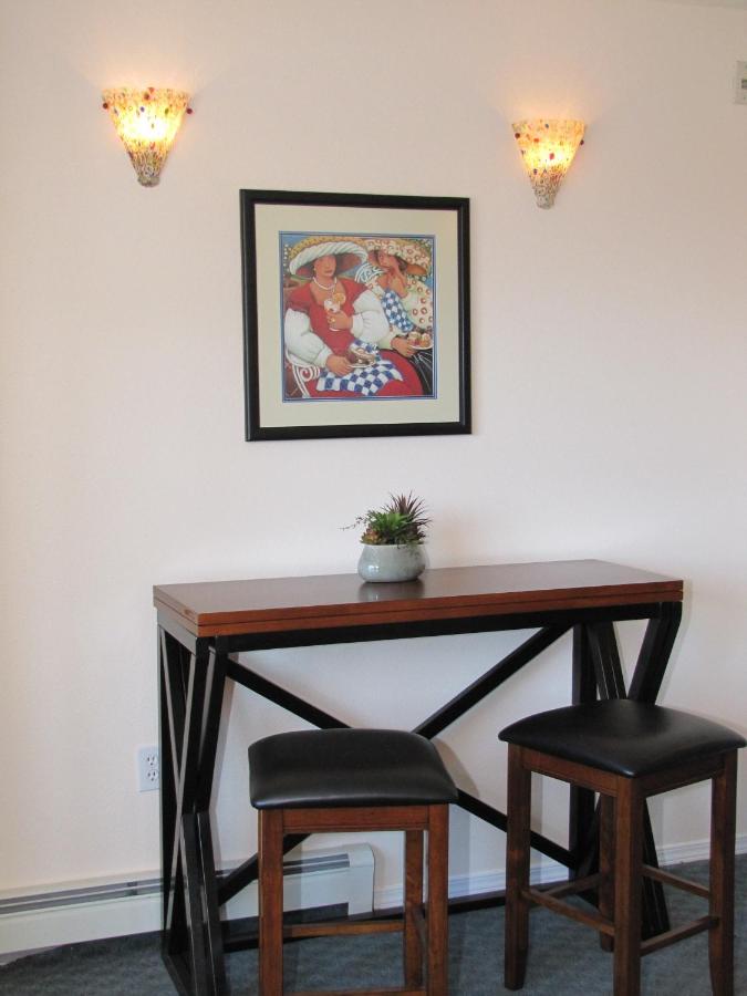 One-Bedroom Suite at Copper Whale Inn