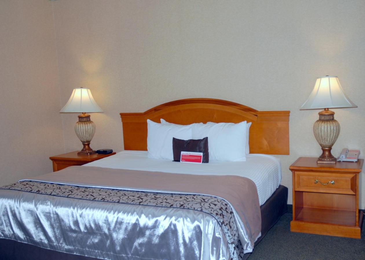 2 King Beds, Two-Bedroom, Suite, Non-Smoking at Ramada by Wyndham Olympia