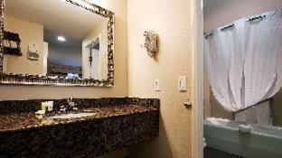 Room #5667337 at Best Western Woodland Hills Inn