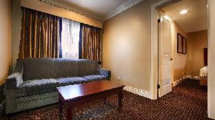 Room #5667335 at Best Western Woodland Hills Inn