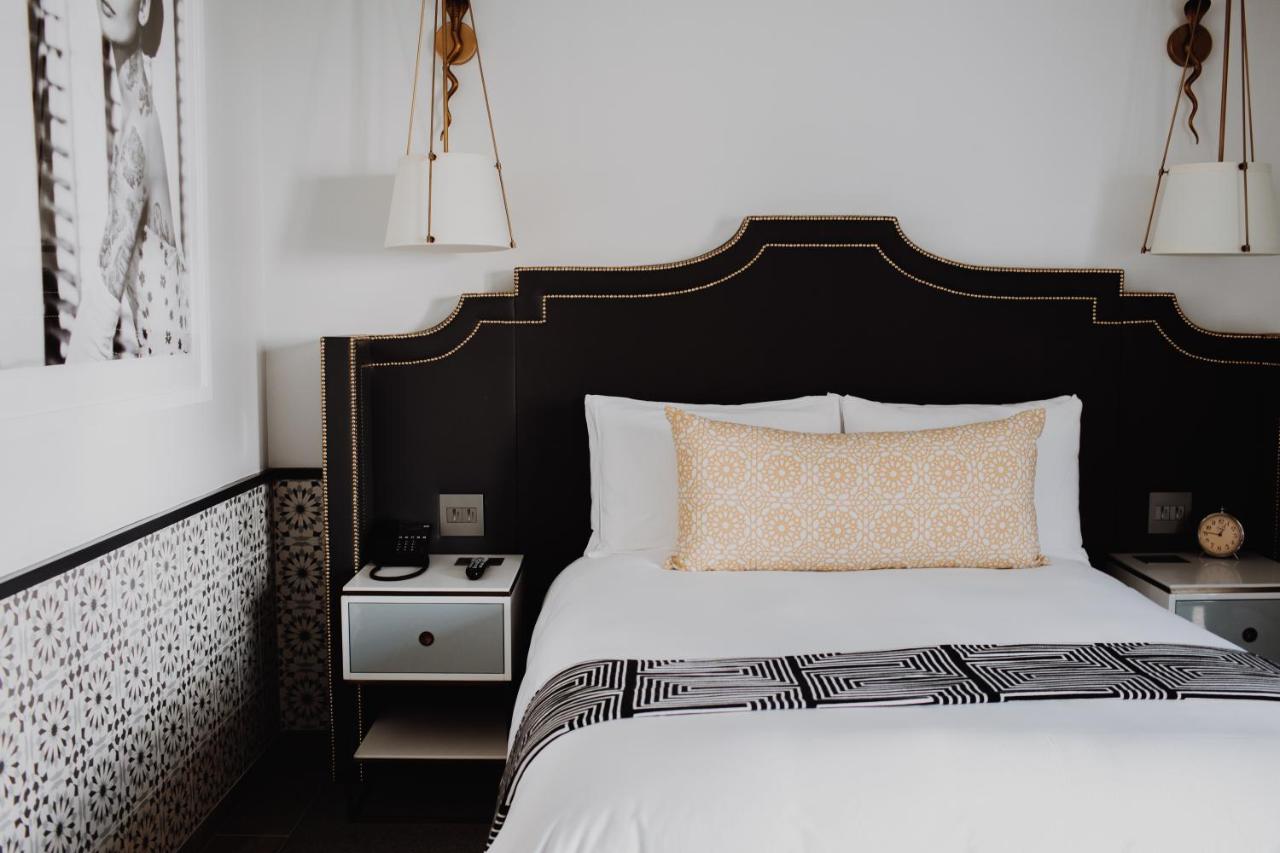 Queen Room at Hotel Californian