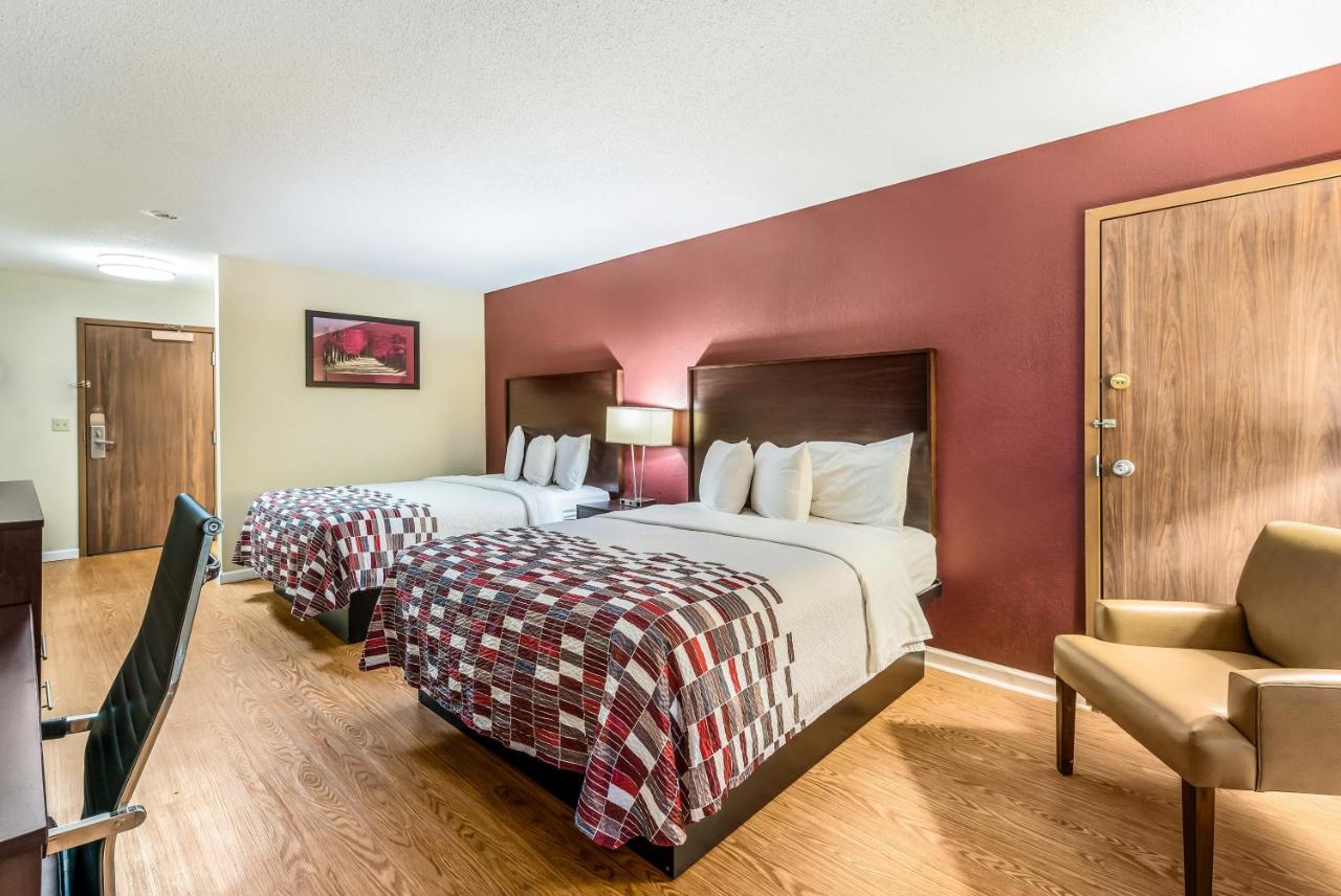 Deluxe Queen Room with Two Queen Beds Non-Smoking at Red Roof Inn & Suites Wapakoneta