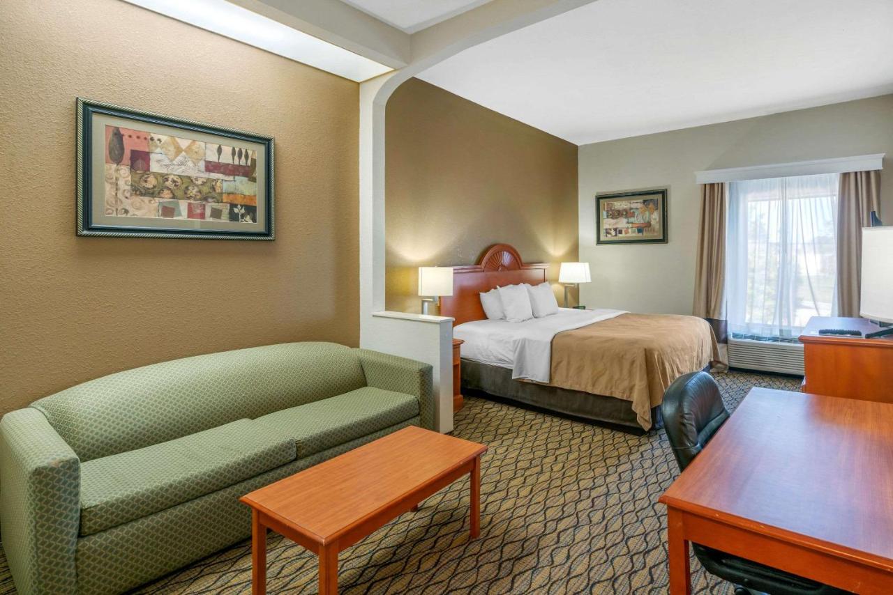 King Suite with Sofa Bed - Non-Smoking at Quality Inn & Suites Jefferson City