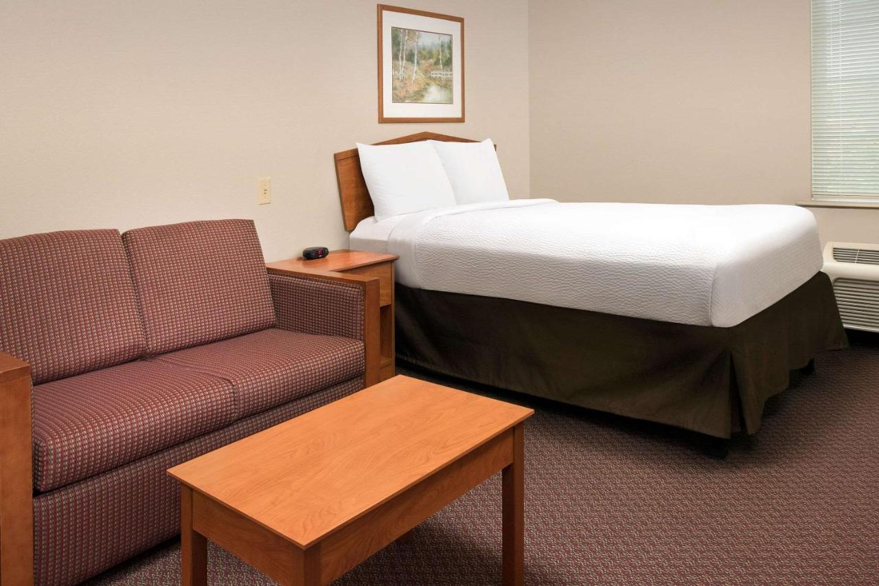 Standard Double Room - Accessible/Non-Smoking at WoodSpring Suites Knoxville Airport