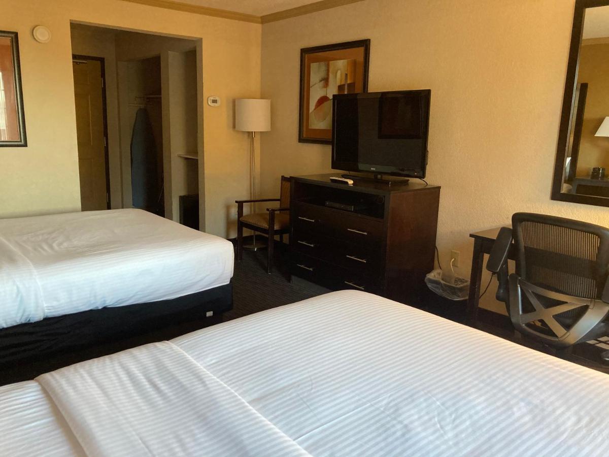 Deluxe Queen Room with Two Queen Beds at La Quinta Inn & Suites by Wyndham Davis