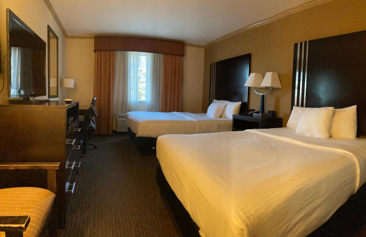 Deluxe Queen Room with Two Queen Beds at La Quinta Inn & Suites by Wyndham Davis