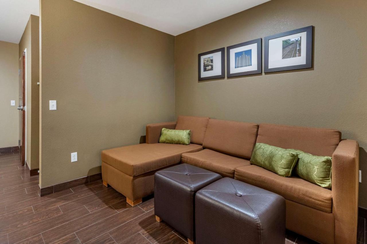 King Suite with Sofa Bed at Comfort Inn & Suites Pittsburgh South