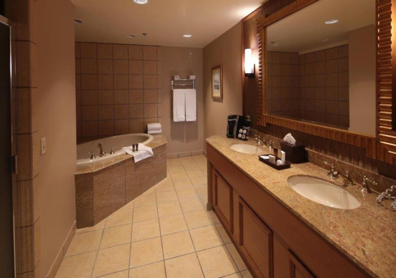 Junior Suite at South Point Hotel, Casino, and Spa