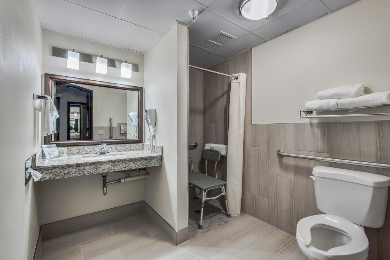 Queen Room - Mobility Access/Non-Smoking at AmericInn by Wyndham Coon Rapids
