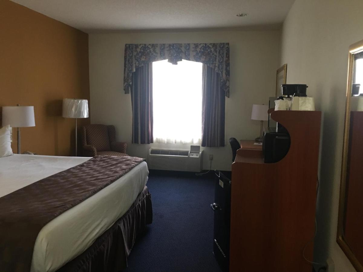 King Room - Disability Access/Non-Smoking at Baymont by Wyndham Albany