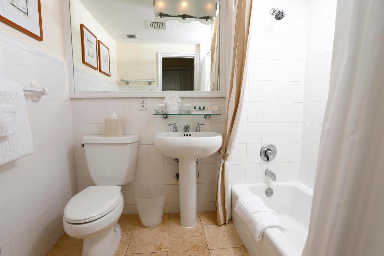 Junior Suite Double Beds with Kitchenette at Sea View Hotel, Bal Harbour, On The Ocean