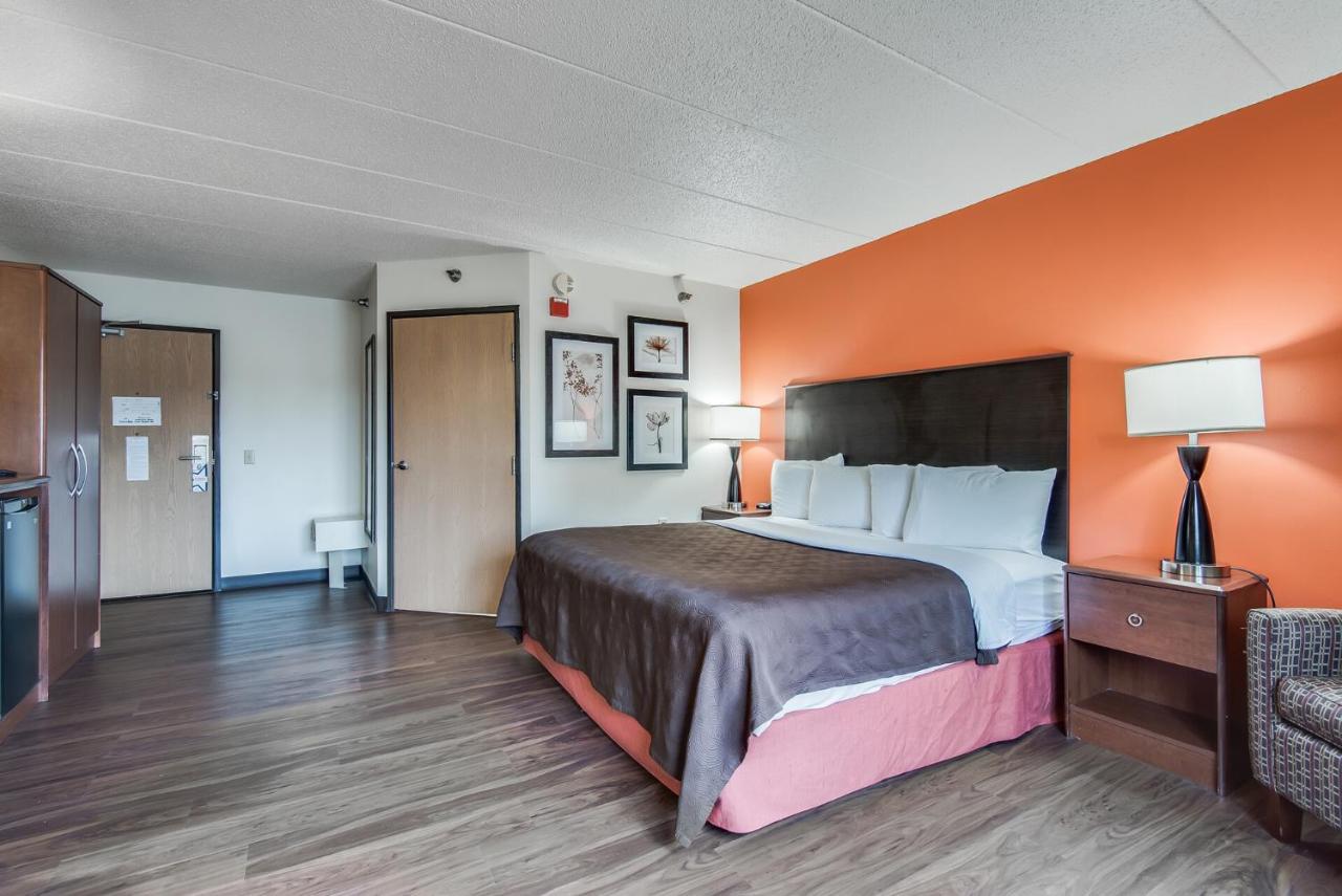 Suite - Mobility Access/Non-Smoking at AmericInn by Wyndham Coon Rapids