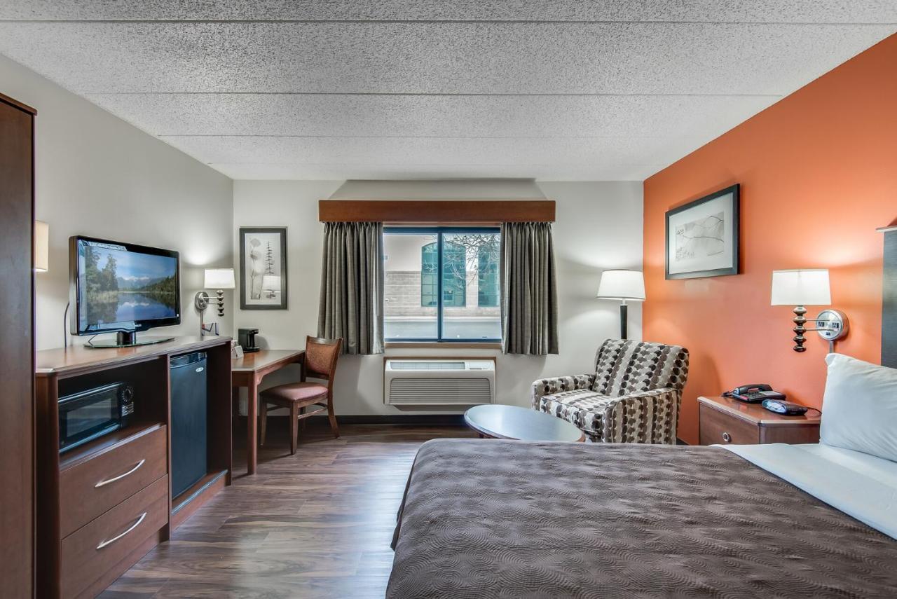 Queen Room - Mobility Access/Non-Smoking at AmericInn by Wyndham Coon Rapids