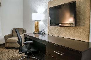 Room #49203914 at Sleep Inn & Suites Center