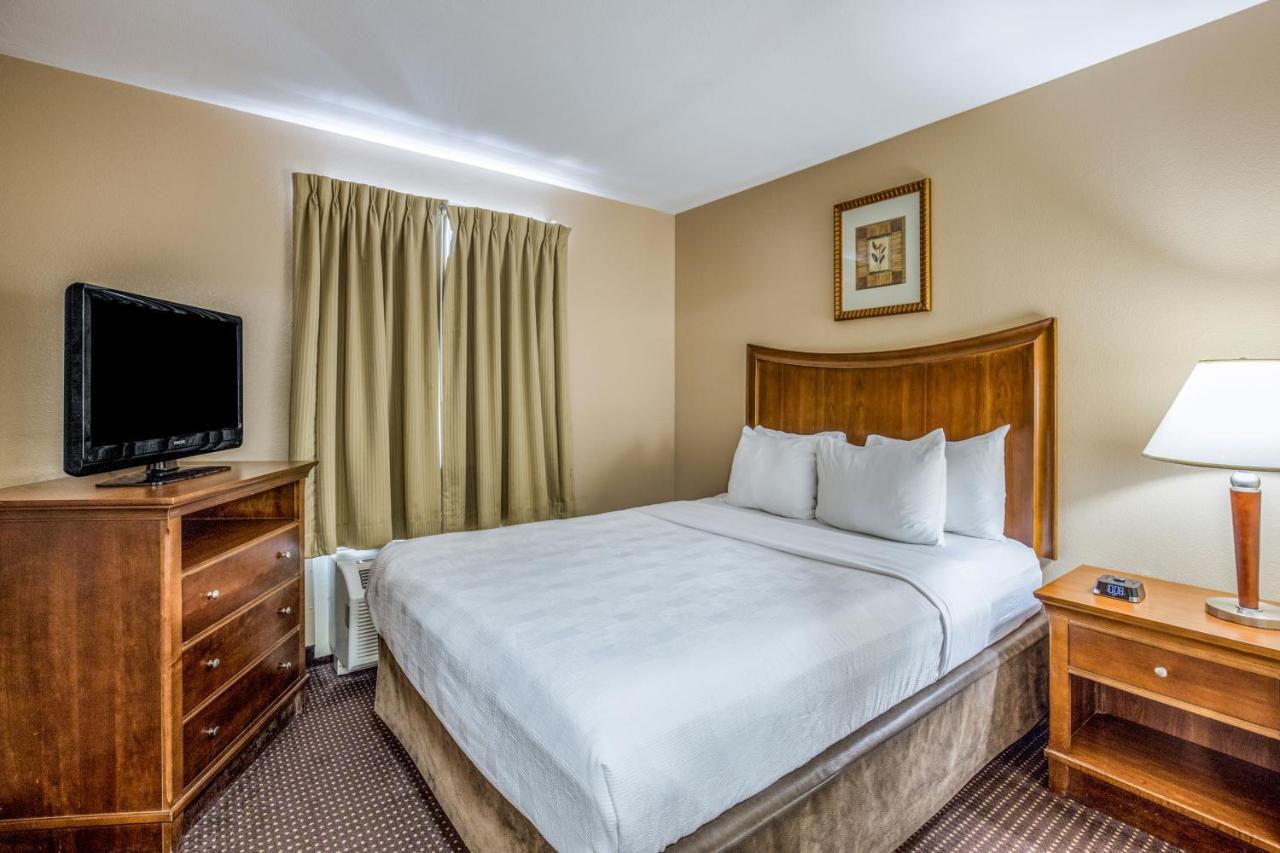 Efficiency King Suite - Accessible/Non-Smoking at MainStay Suites Port Saint Joe South