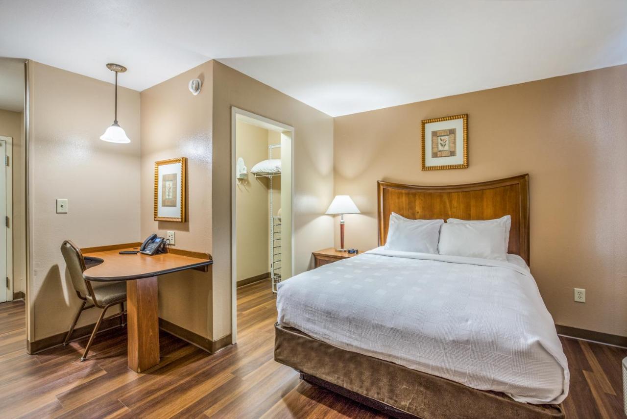 Queen Suite at MainStay Suites Port Saint Joe South