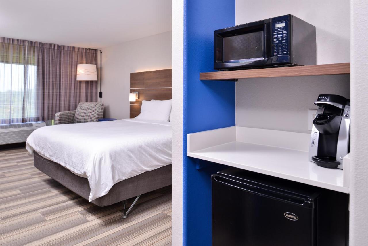 King Room - Non-Smoking at Holiday Inn Express Hotel & Suites Elgin, an IHG Hotel