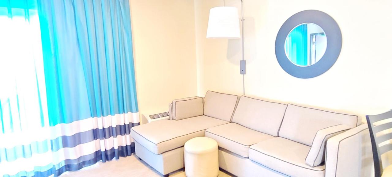 King Room with Sofa Bed - Non-Smoking at Marina Bay Hotel & Suites, an Ascend Collection Hotel