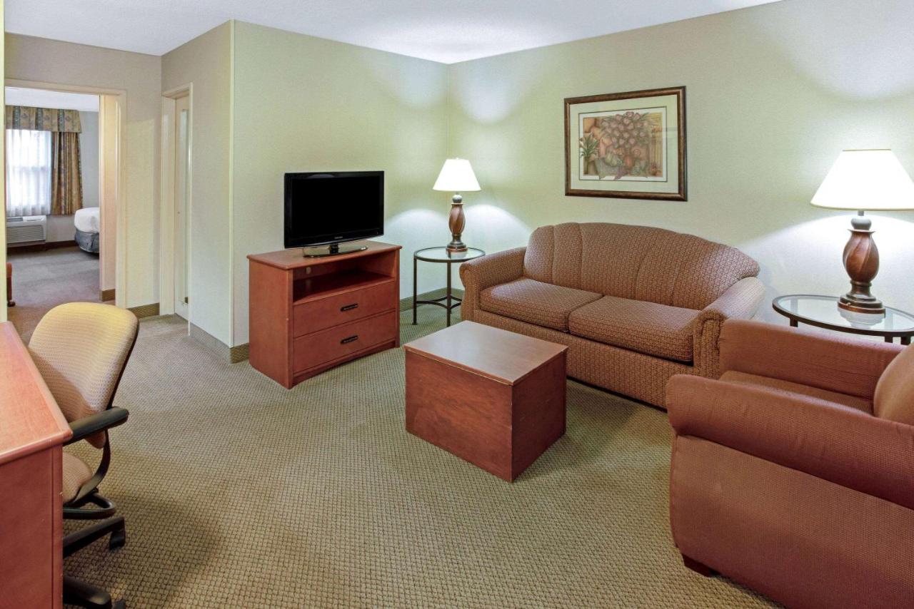 One-Bedroom Suite with Two Double Beds - Non-Smoking at La Quinta Inn & Suites by Wyndham Appleton College Avenue