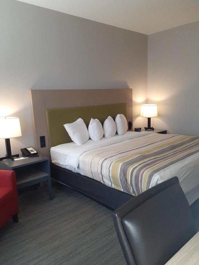 King Room - Non-Smoking at Country Inn & Suites by Radisson, Freeport, IL