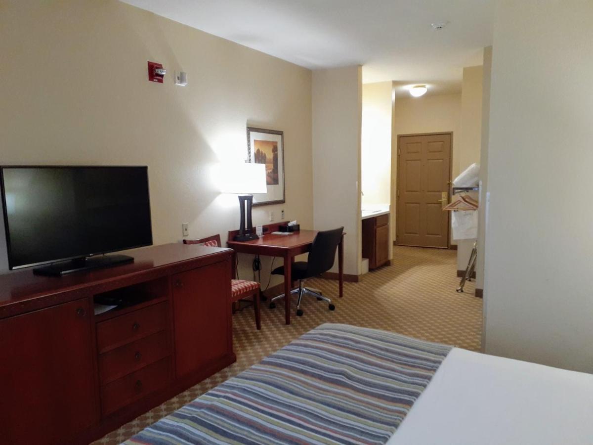 King Studio Suite - Disability Access/Non-Smoking at Country Inn & Suites by Radisson, Freeport, IL