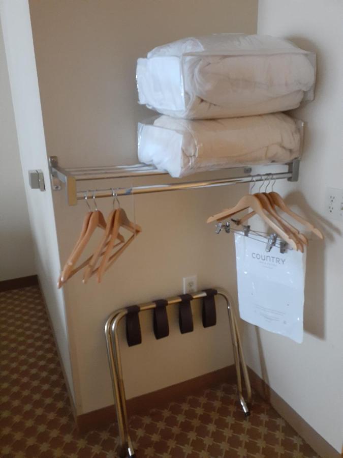 Queen Room with Two Queen Beds and Roll-In Shower - Non-Smoking at Country Inn & Suites by Radisson, Freeport, IL