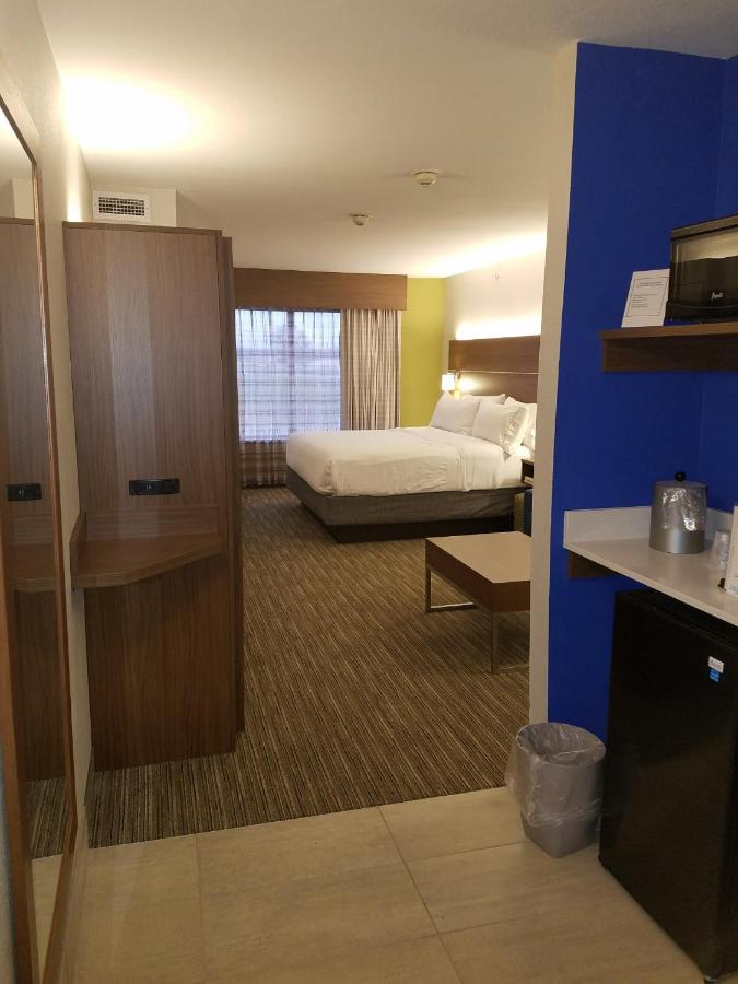 King Suite with Sofa Bed at Holiday Inn Express Hotel & Suites Rolla - U of Missouri S&T by IHG