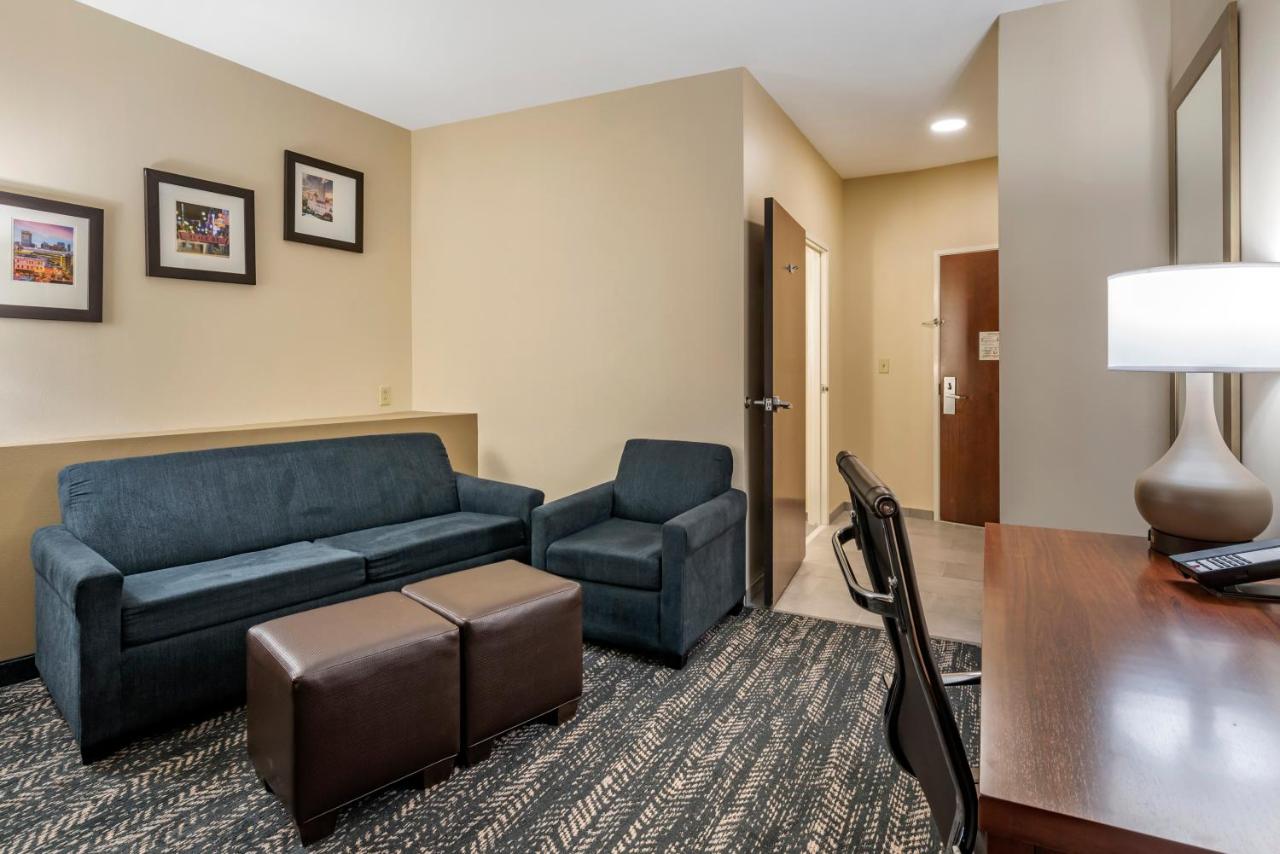 Queen Suite with Sofa Bed - Non-Smoking at Comfort Suites West Memphis I-40 I-55