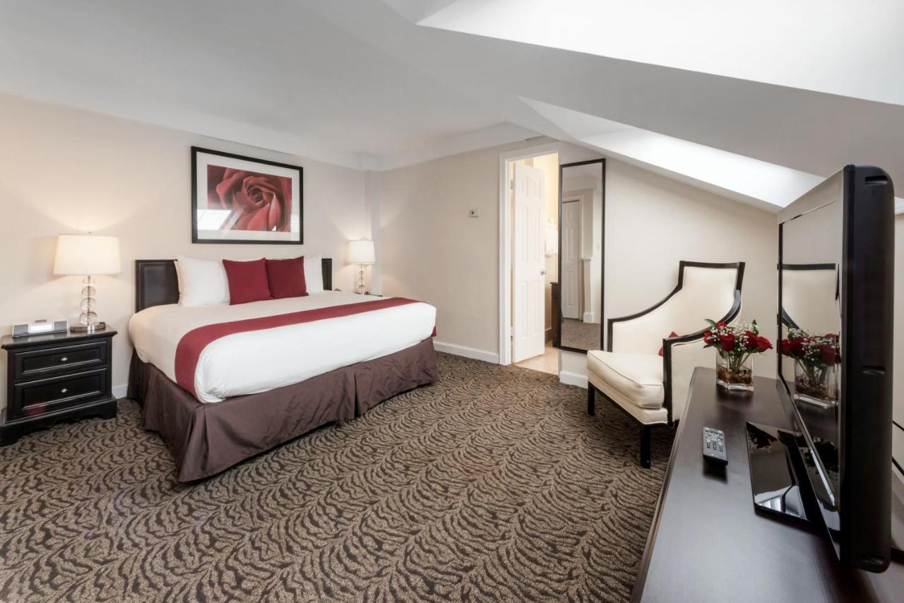 Executive King Room at Artmore Hotel - Midtown