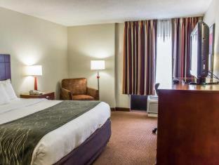 Room #2475717 at Comfort Inn Fayetteville near Fort Bragg