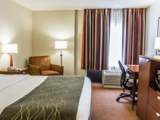 Room #2475714 at Comfort Inn Fayetteville near Fort Bragg
