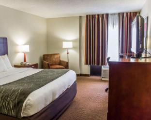 Room #2475716 at Comfort Inn Fayetteville near Fort Bragg